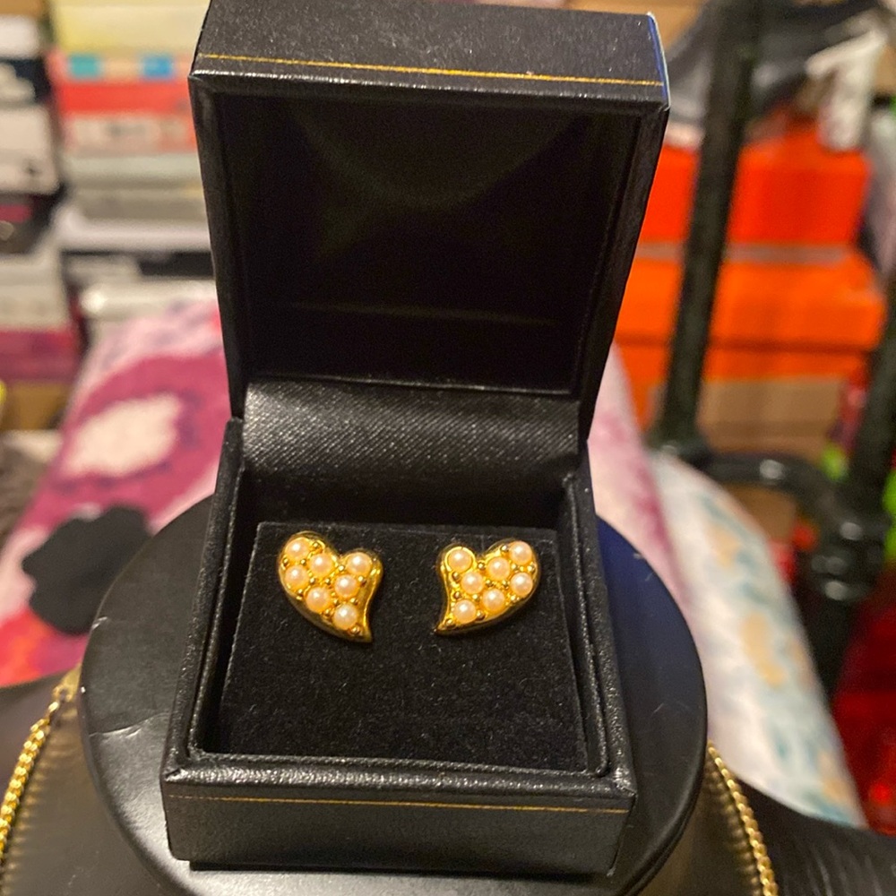 Vintage gold tone, and pearl earrings.